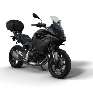 BMW F 900 XR con el top case de 30 l negro montado