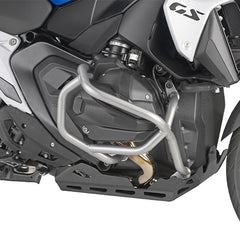 9. Defensa de motor GIVI montada en la BMW R 1300 GS